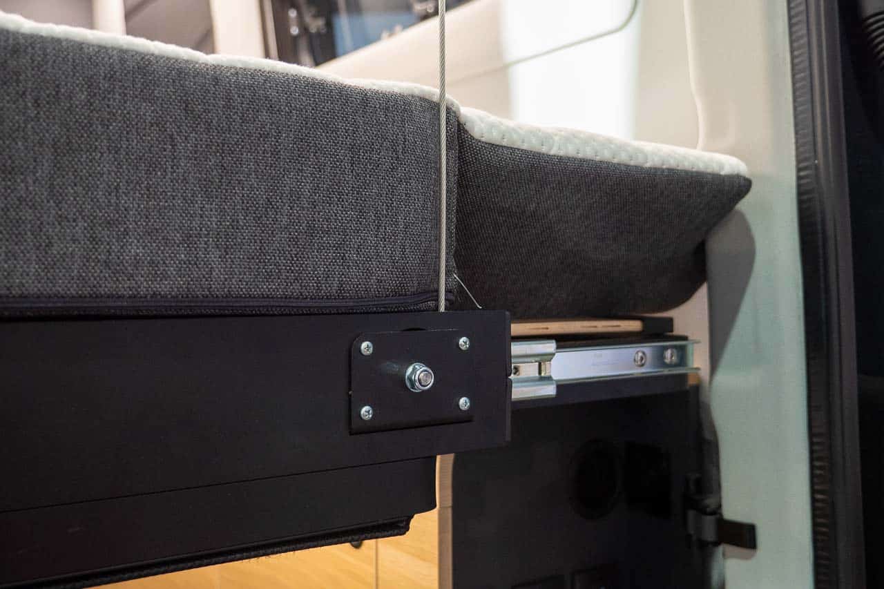Adria TWIN MAX 680 Opklapbed