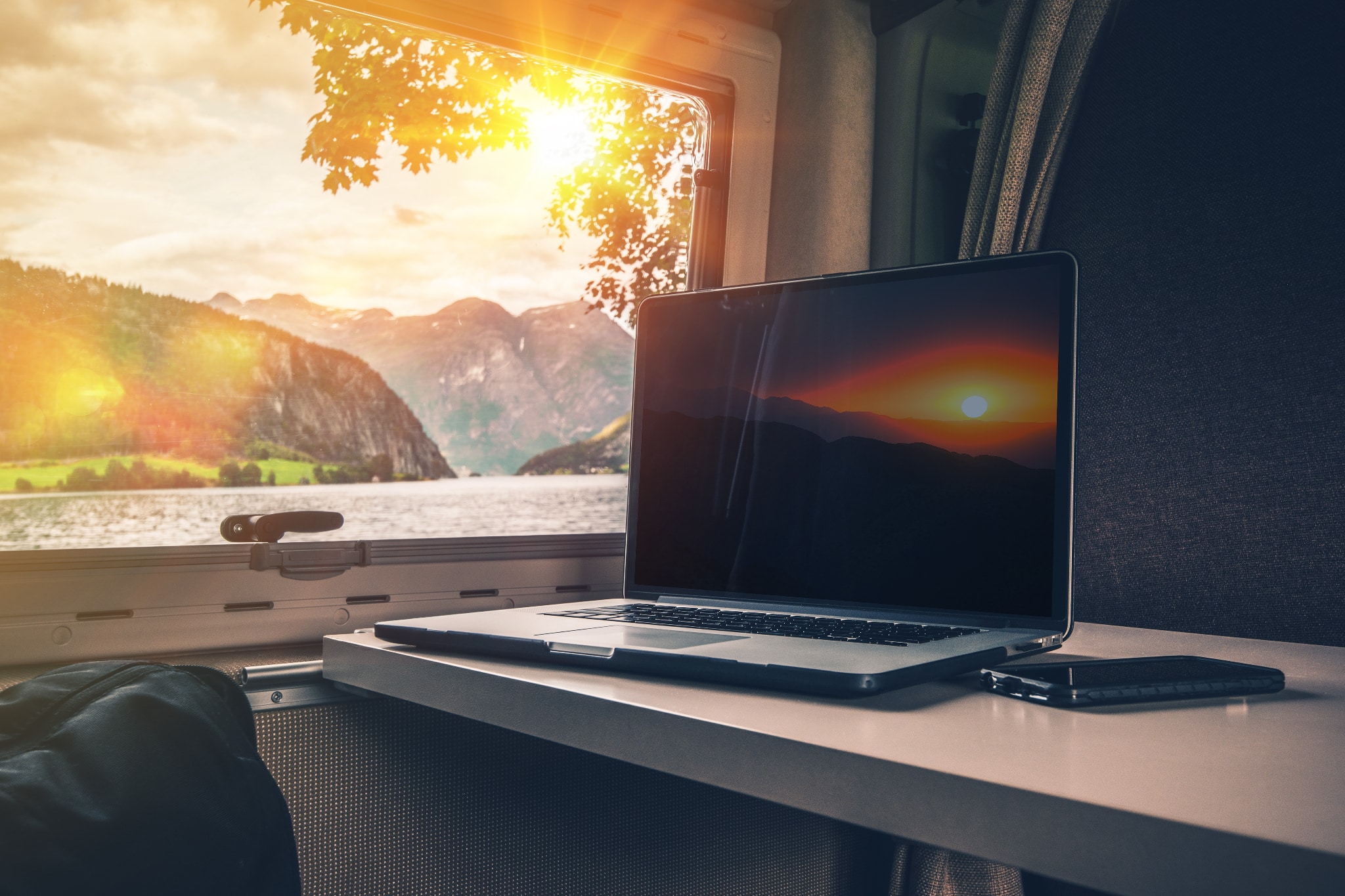 Vrijheid en connectiviteit op de camping: de beste mobiele Wi-Fi-routers voor onderweg