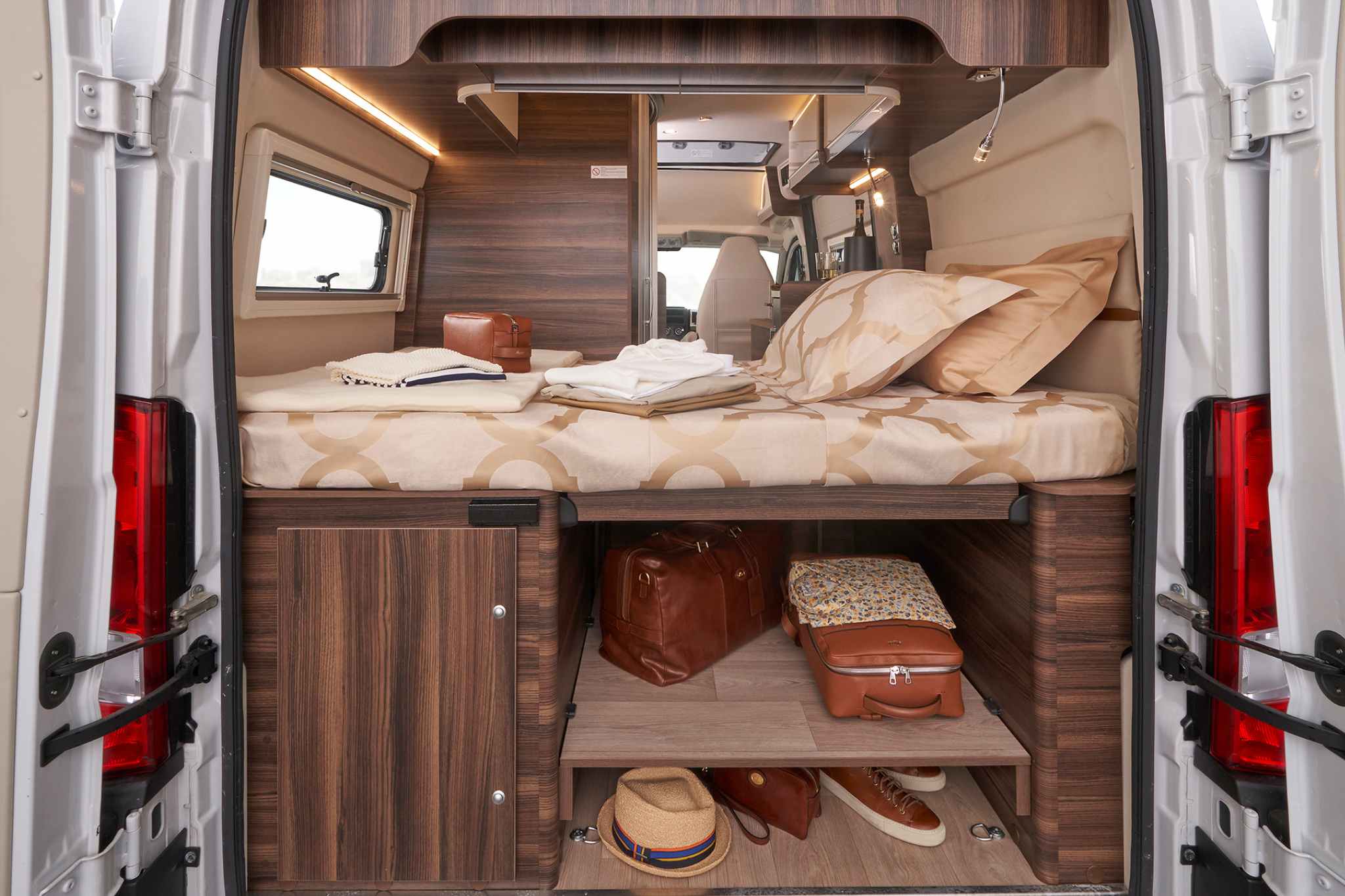 Een ruim bed achterin met comfortabele matrassen zorgt voor een goede nachtrust. Laika Caravans S.p.A.
