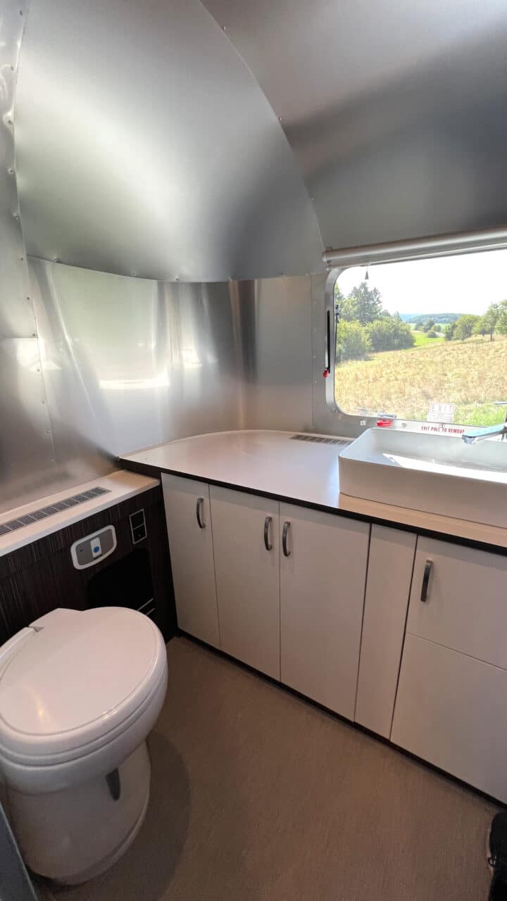 Airstream Internationaal 25IB Bad