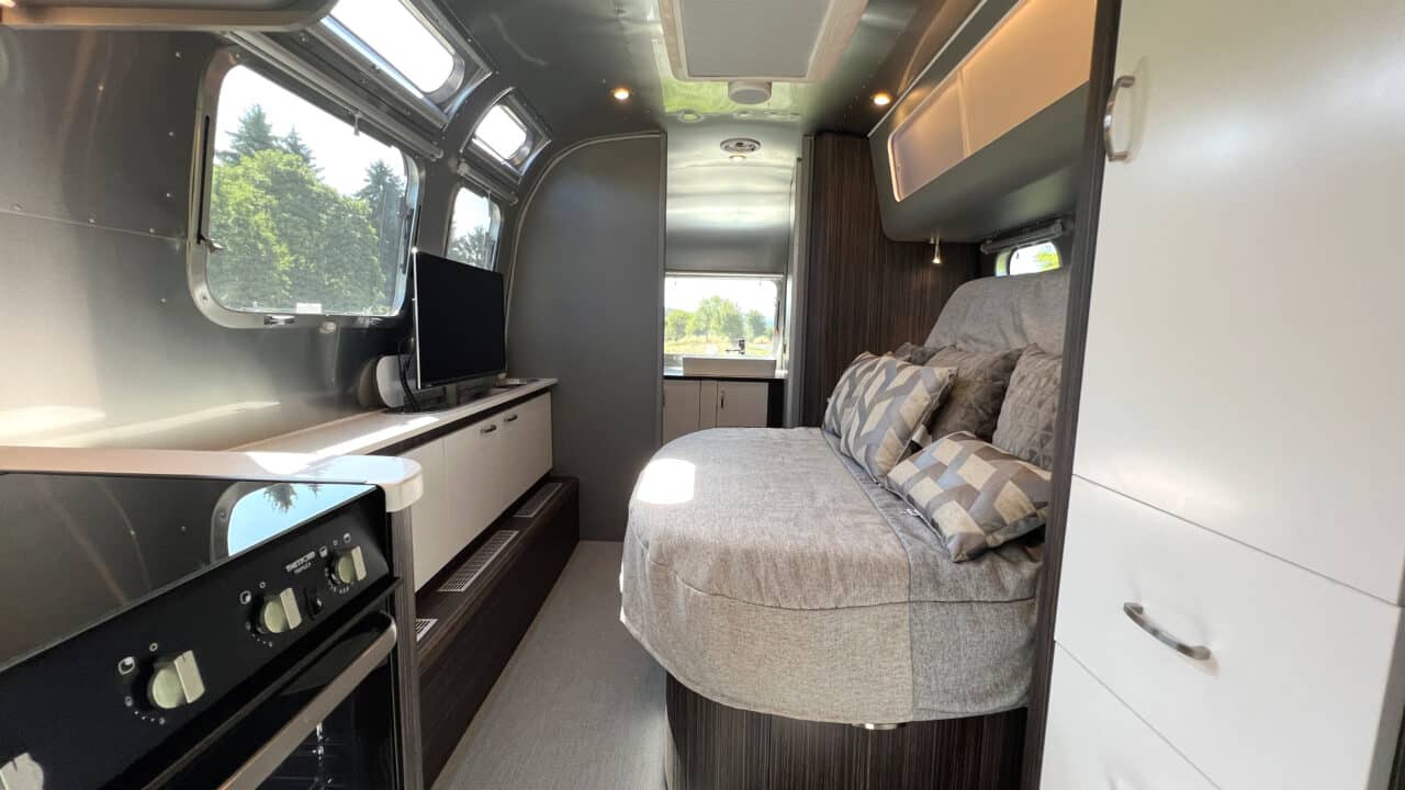 Airstream International 25IB Bed ingetrokken