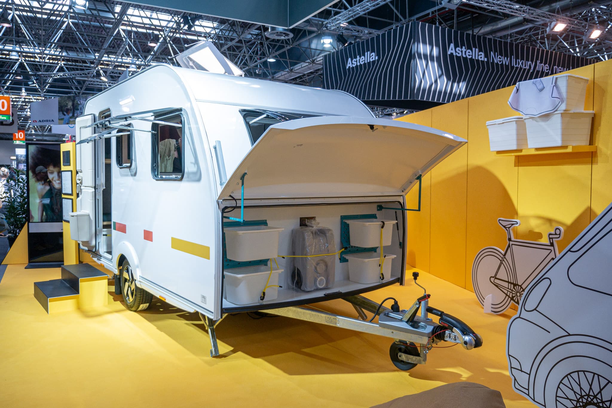 Adria Aviva Lite 360 DK (2024): minimalistische minicaravan met laag gewicht voor vier personen – met 360° tour!
