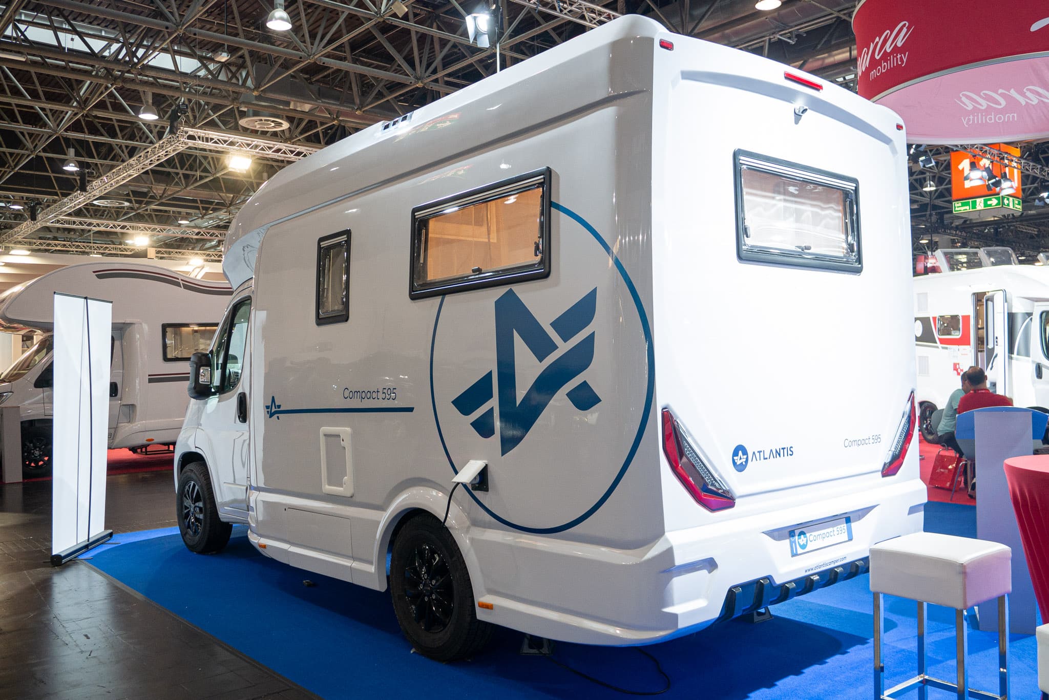 Atlantis Compact 595 (2024): wendbare luxe camper met kleine afmetingen en comfortfuncties – met 360° tour!