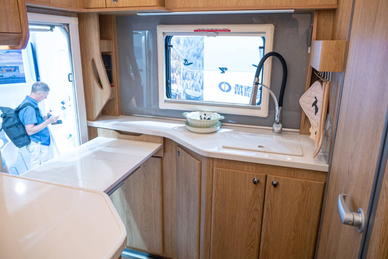 Deddle RV Vrije Wind Plus keuken