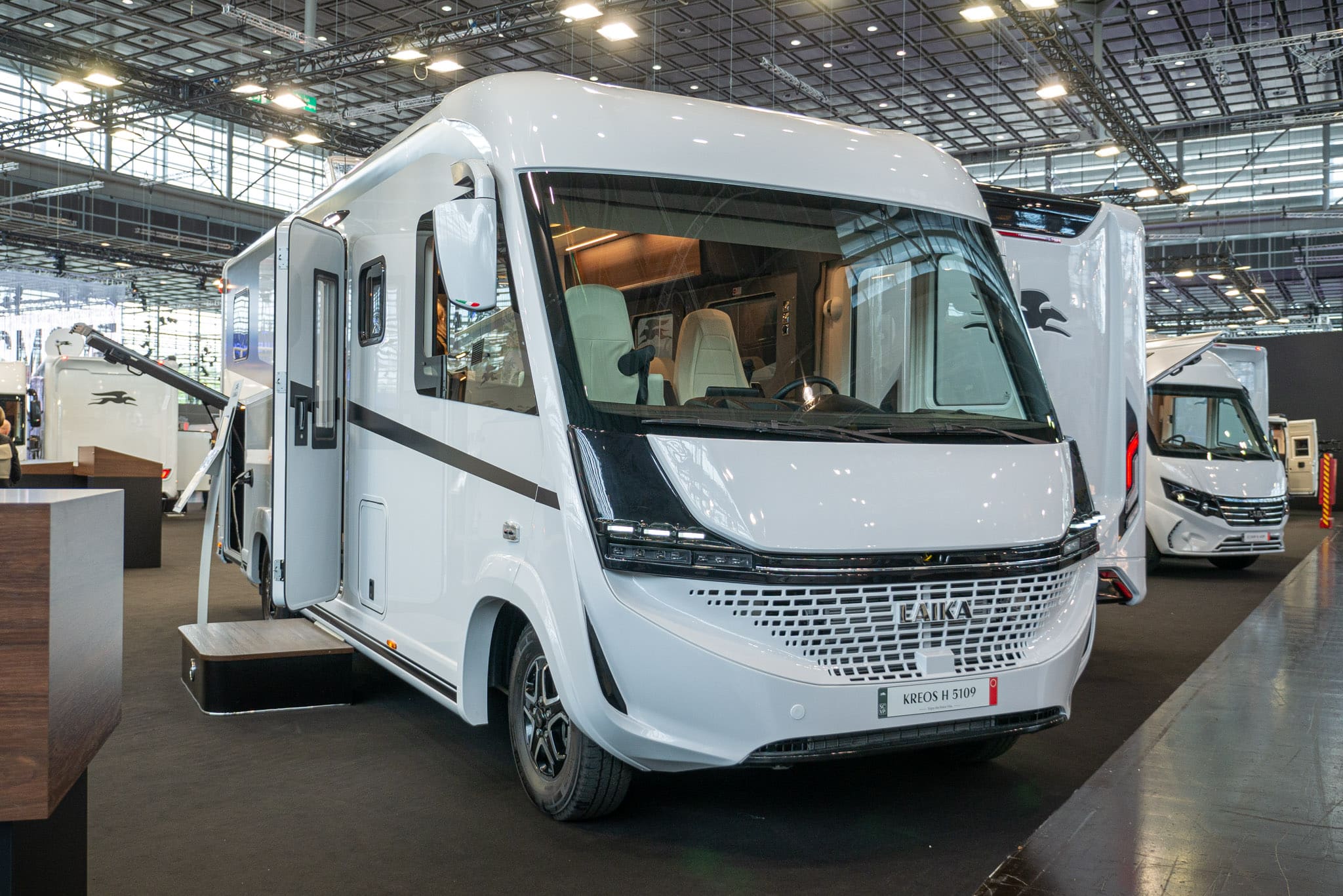 Laika Kreos H 5109 (2024): volledig geïntegreerde luxe camper in een klasse apart – met 360° tour!