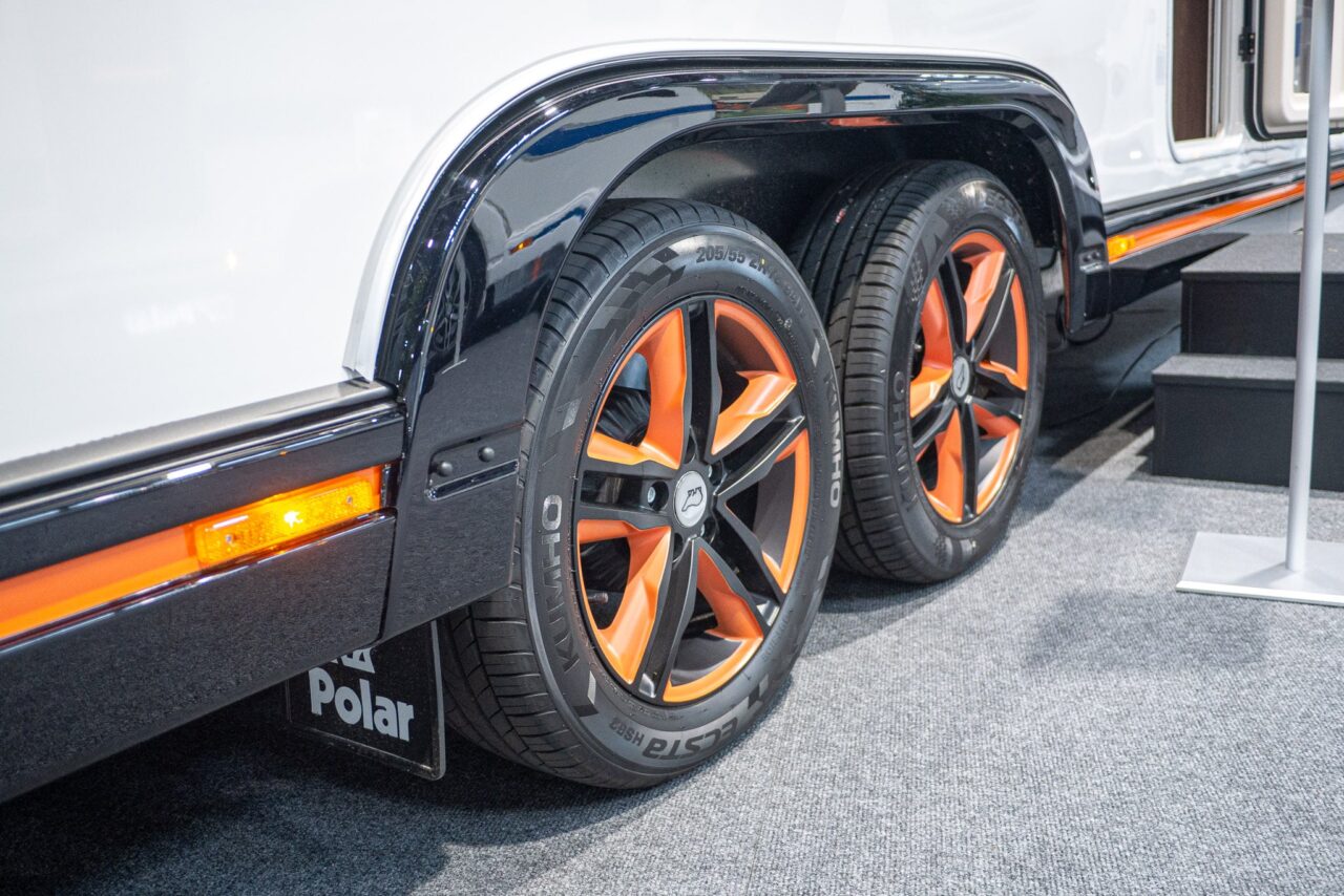 Polar Blackline 730 BQWL Caravan Salon 2023