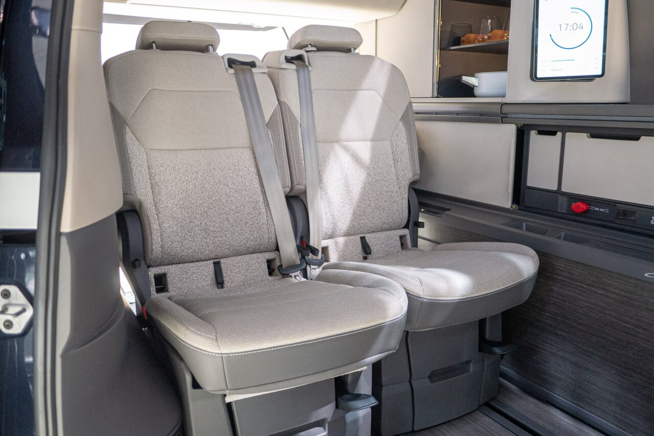 VW Multivan California CONCEPT: Wereldpremière van de conceptstudie op de Caravan Salon - met 360° tour! 4 vw multivan california einzelsitze
