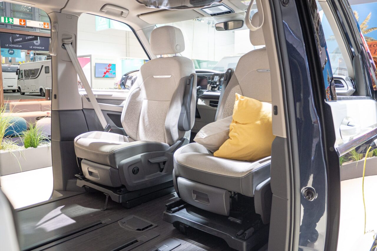 VW Multivan California CONCEPT: Wereldpremière van de conceptstudie op de Caravan Salon - met 360° tour! 3 vw multivan california fahrerkabine eingangsturen