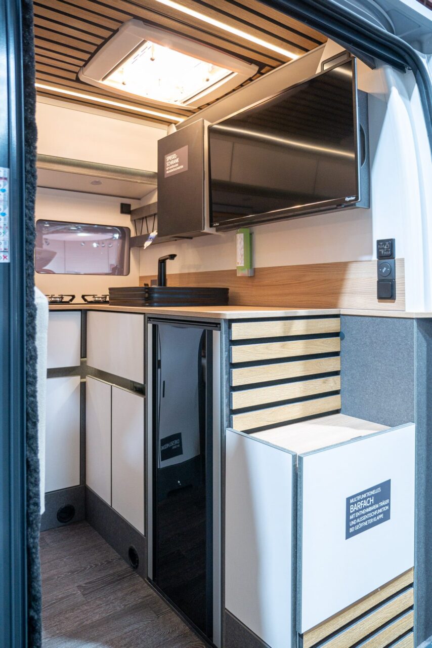 Weinsberg CaraLife 630 LQ (2024): verfijnde indeling met geheime douche en aparte bestuurderscabine - met 360° rondleiding! 8 weinsberg caralife 630 lq kueche