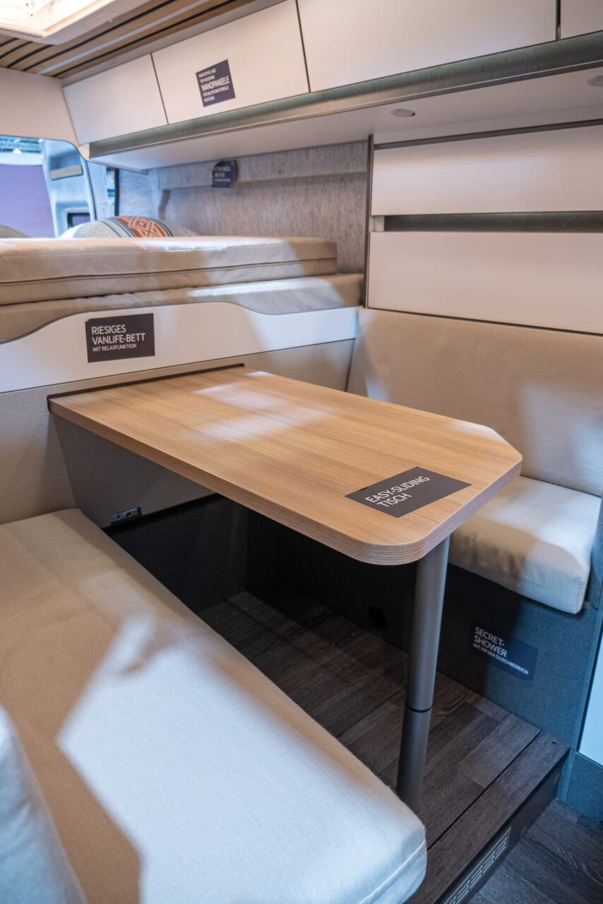 Weinsberg CaraLife 630 LQ (2024): verfijnde indeling met geheime douche en aparte bestuurderscabine - met 360° rondleiding! 5 weinsberg caralife 630 lq tisch 1