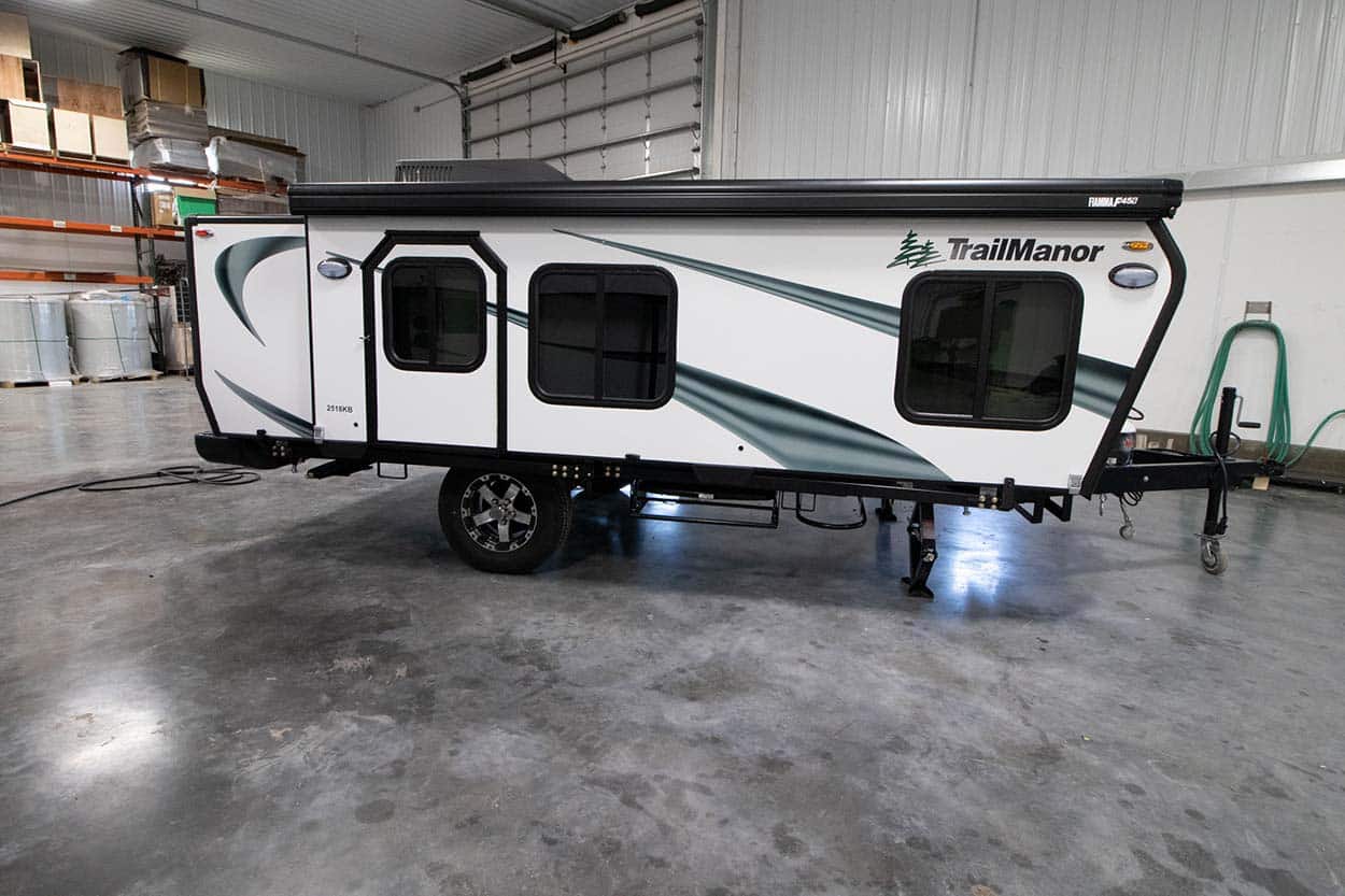 TrailManor: unieke, opvouwbare caravan uit de VS 2 TrailManor 2518 gevouwen