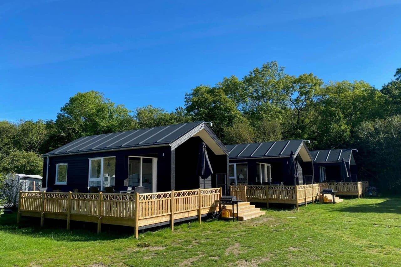 Campingland Denemarken: De perfecte vakantie in individuele, droomachtige huuraccommodatie 18 Denemarken Accommodatie te huur RosenvoldStrandCamping_Vejle-Fjord_(c)PiNCAMP