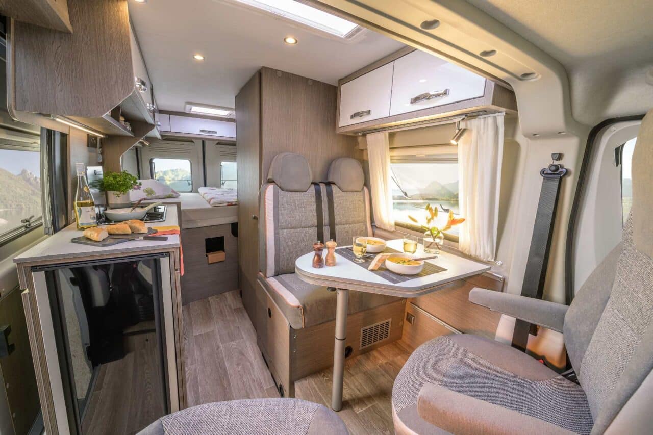 Campers voor 2 personen Pössl interieur