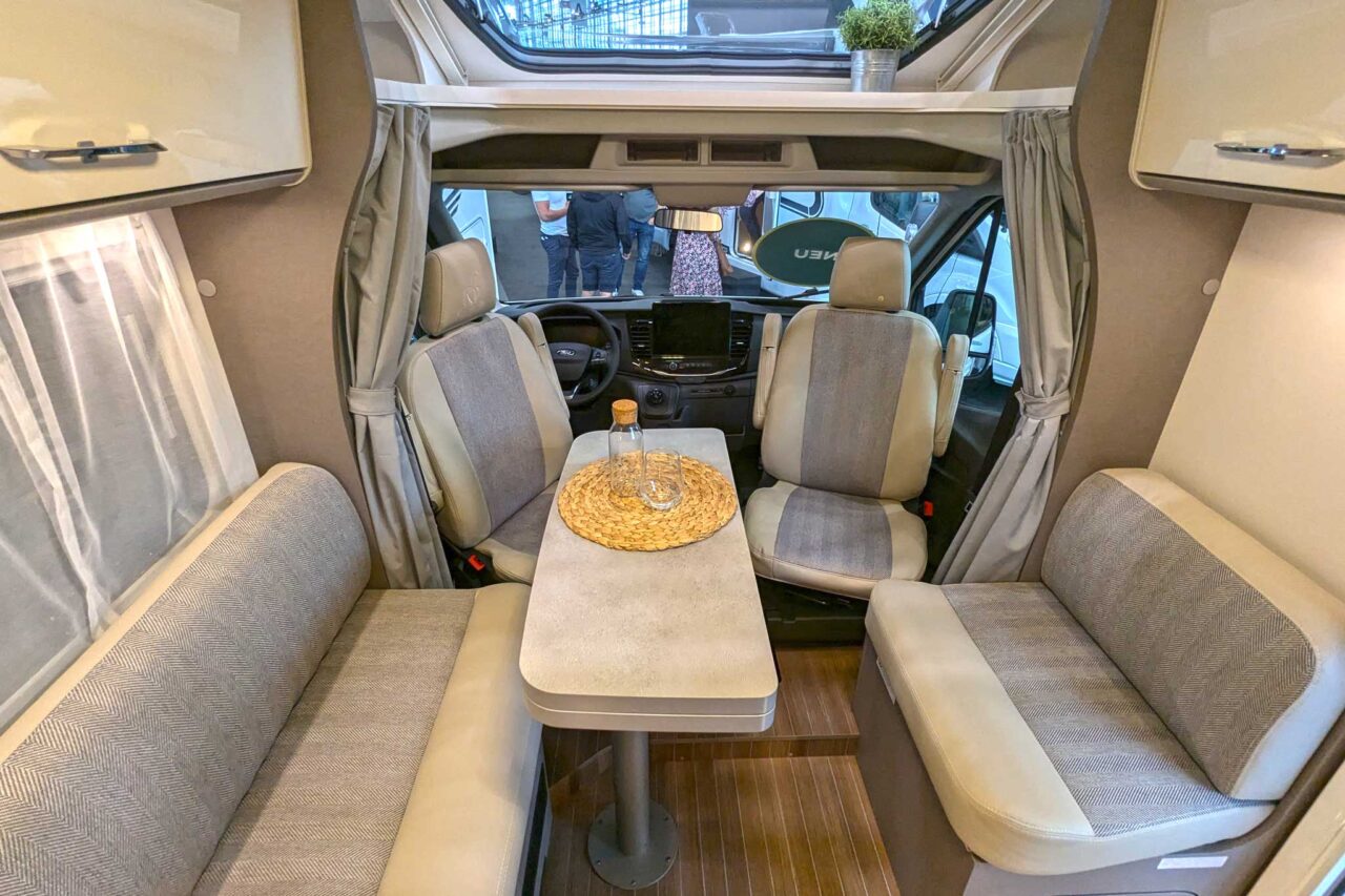 Nieuwe producten van Caravan Salon 2024: Etrusco V 6.8 SCF - semi-geïntegreerde camper met compacte afmetingen 2 Etrusco V 6 8 SCF 4830
