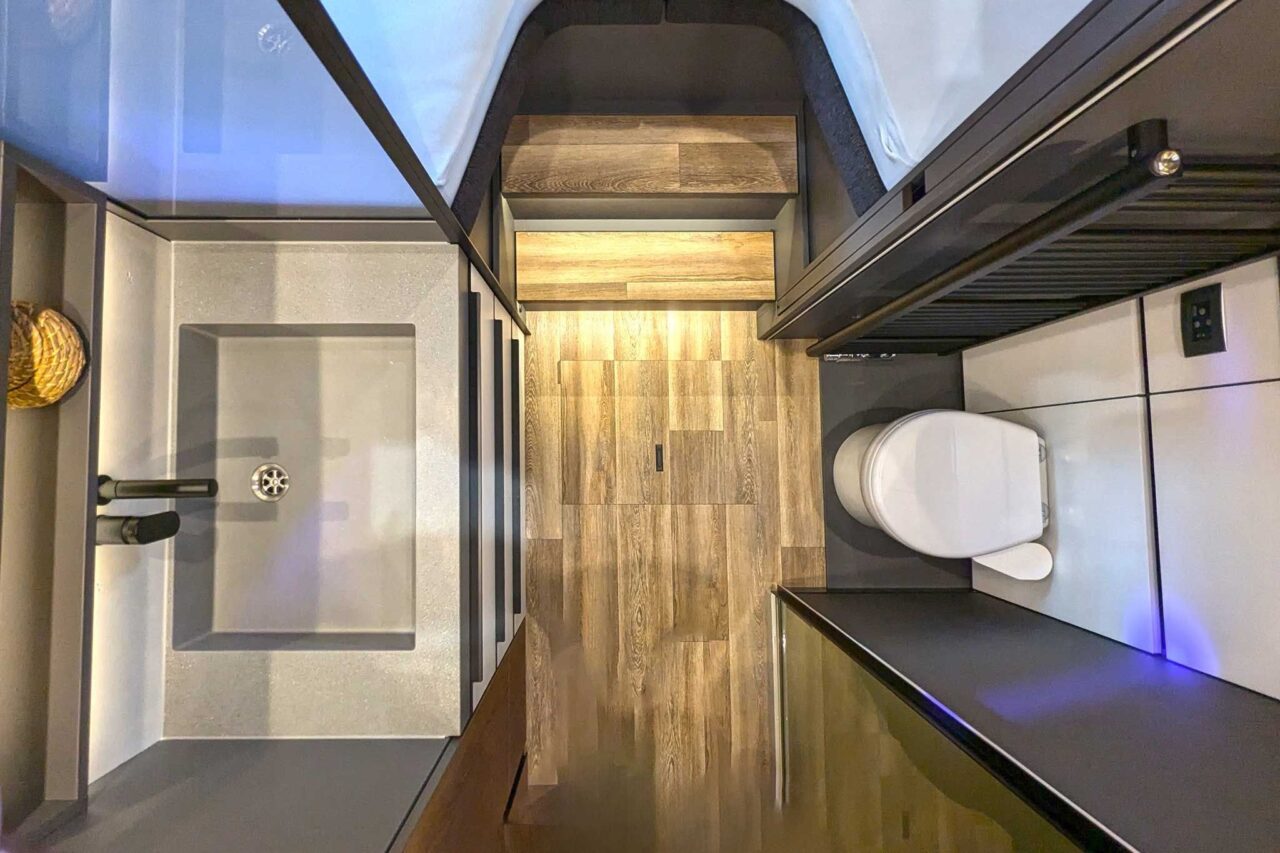 Innovaties Caravan Salon 2024: Niesmann+Bischoff Arto - de eerste lijnboot op basis van de Mercedes Sprinter 4 arto 78 88 bad