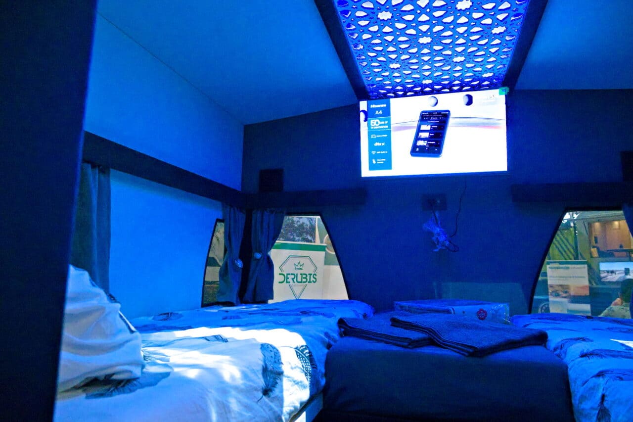 Derubis Serie 7 (2025): Luxe caravan met monocoque opbouw en sfeerverlichting 3 derubis series 7 bett 2