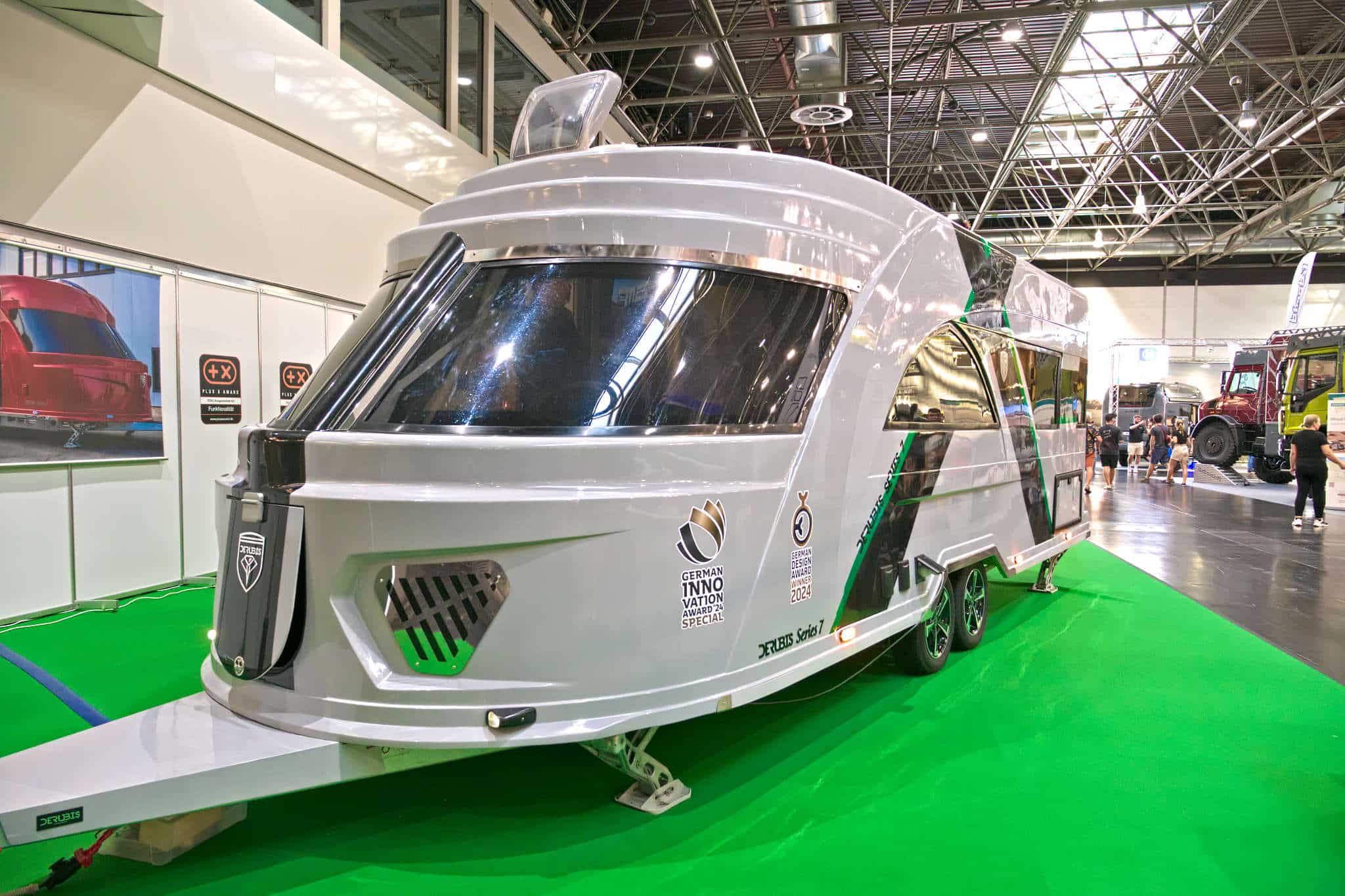 Derubis Serie 7 (2025): Luxe caravan met monocoque opbouw en sfeerverlichting