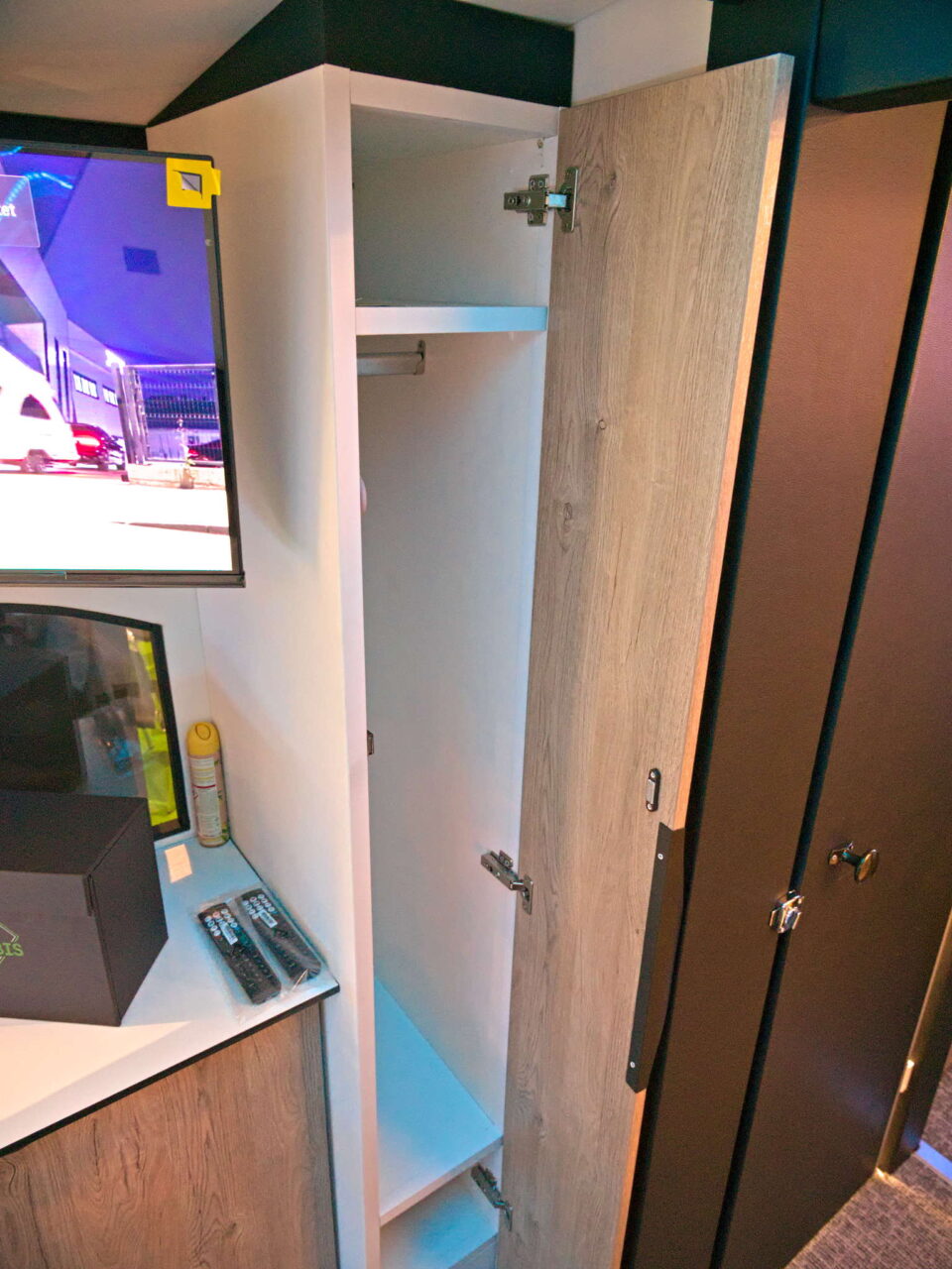 derubis series 7 schrank