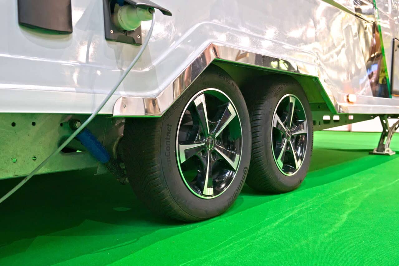 Derubis Serie 7 (2025): Luxe caravan met monocoque opbouw en sfeerverlichting 2 derubis series 7 tandemachse