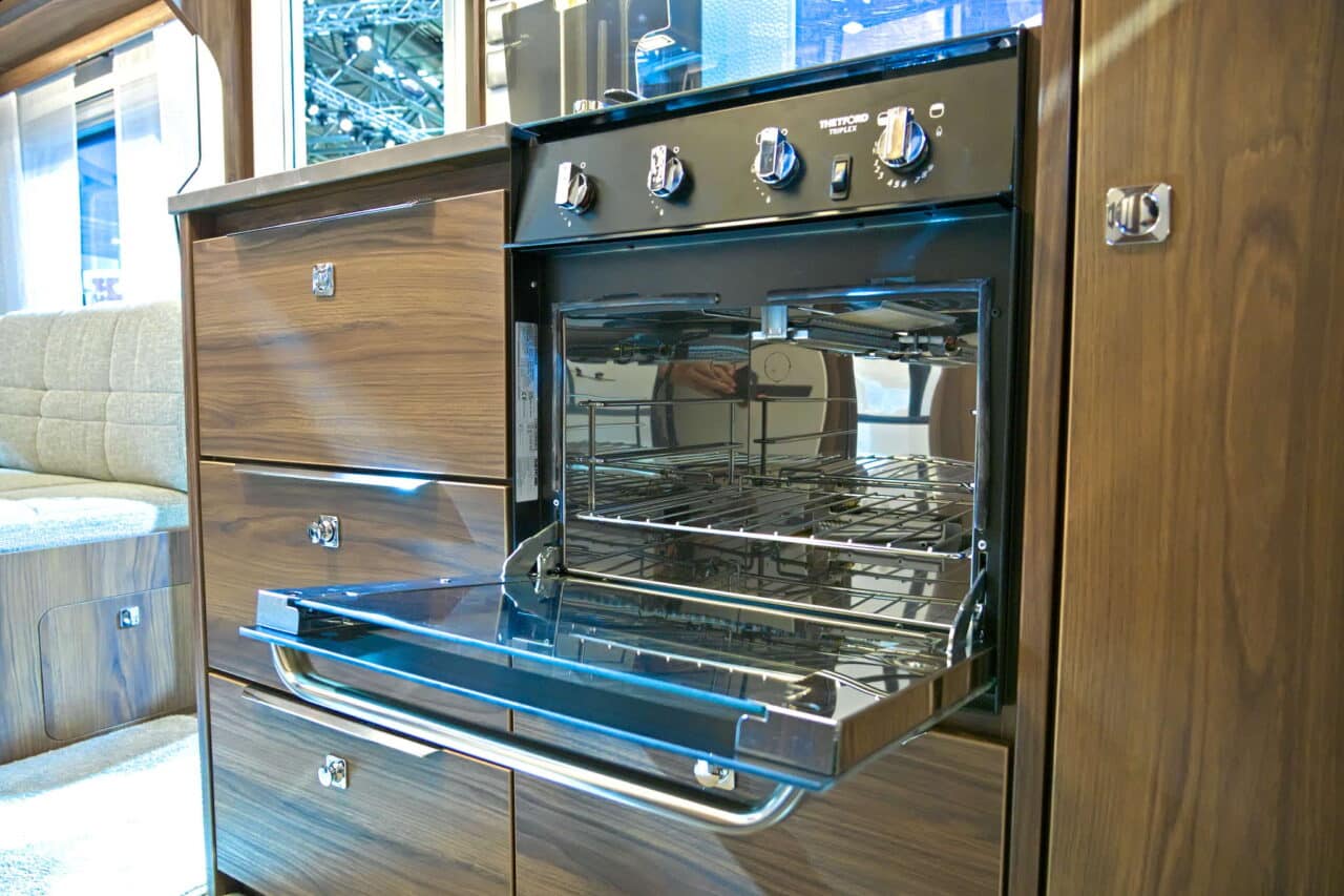 Fendt Diamant 560 GDW Oven Caravan Salon 2024