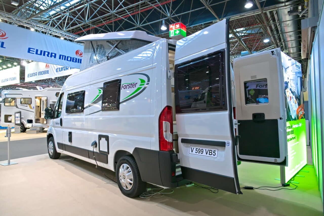 Forster Flip FV 599 VB5 (2025): compacte camper voor kampeertrips met het gezin 22 forster flip fv 599 heckj