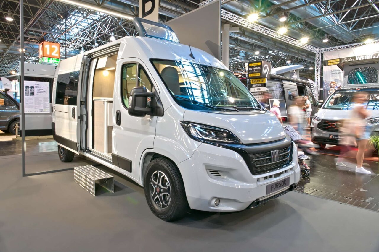 Kastenwagen FurgoK X-Sportlong 600 (2025) auf dem Messestand Caravan Salon 2024 (c) Jalil Landero Flores