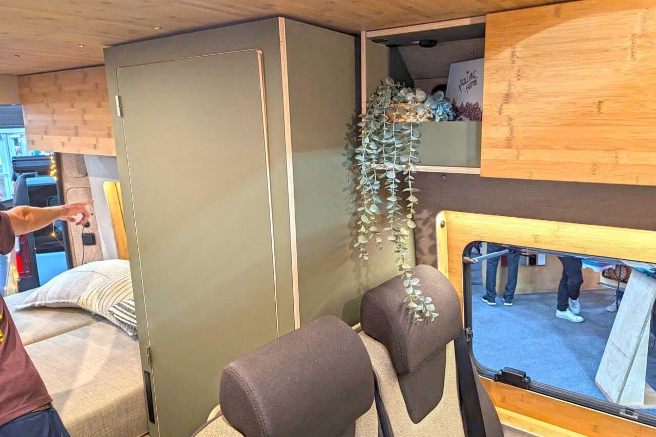 Kompanja ZWEI (2025): Ruimtewonder voor maximaal 6 personen 3 kompanja zwei caravan salon 2024 bad