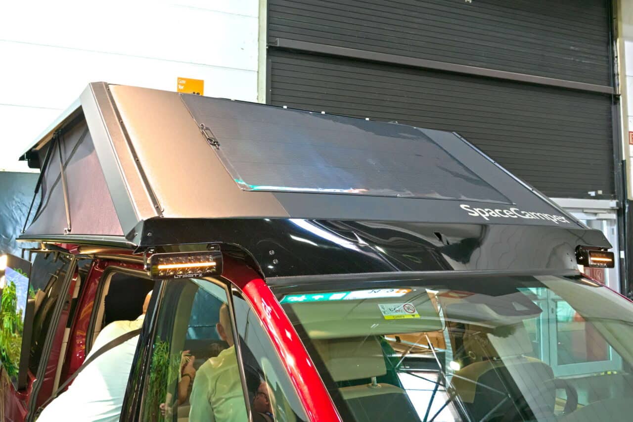 Nieuwe producten 2024 van SpaceCamper: Innovatieve dakconstructies en modulaire uitbreidingssystemen 2 SpaceCamper Dak Caravan Salon 2024
