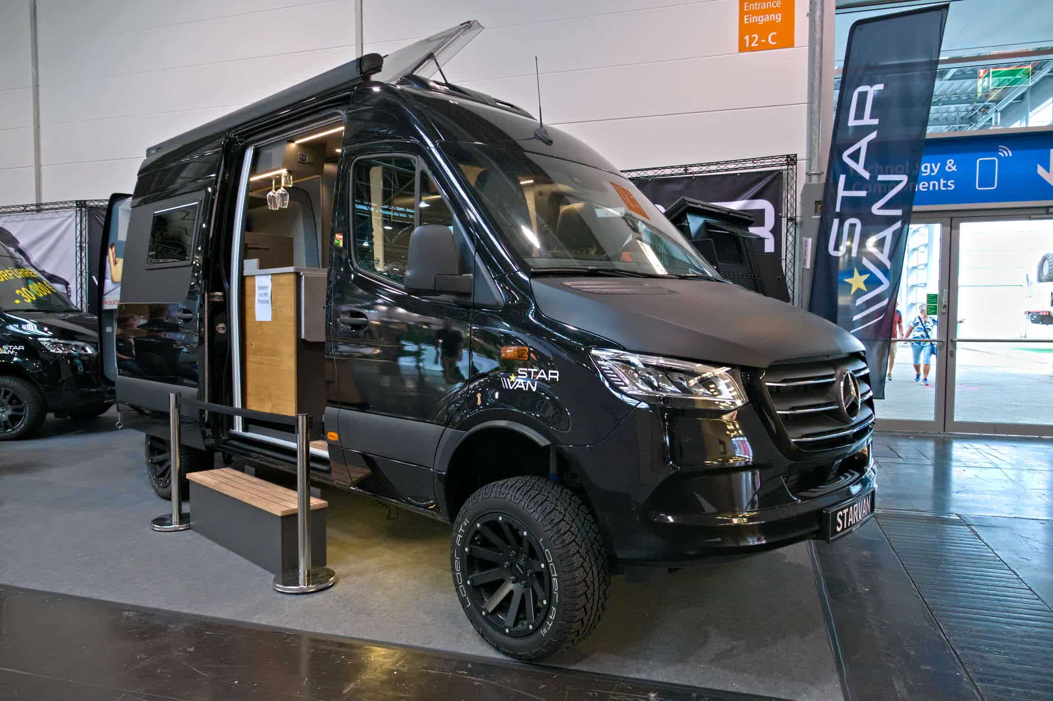 Starvan Cruiser & Rebel 4×4 (2025): Meer leefruimte ondanks compacte afmetingen dankzij slide-out achterin