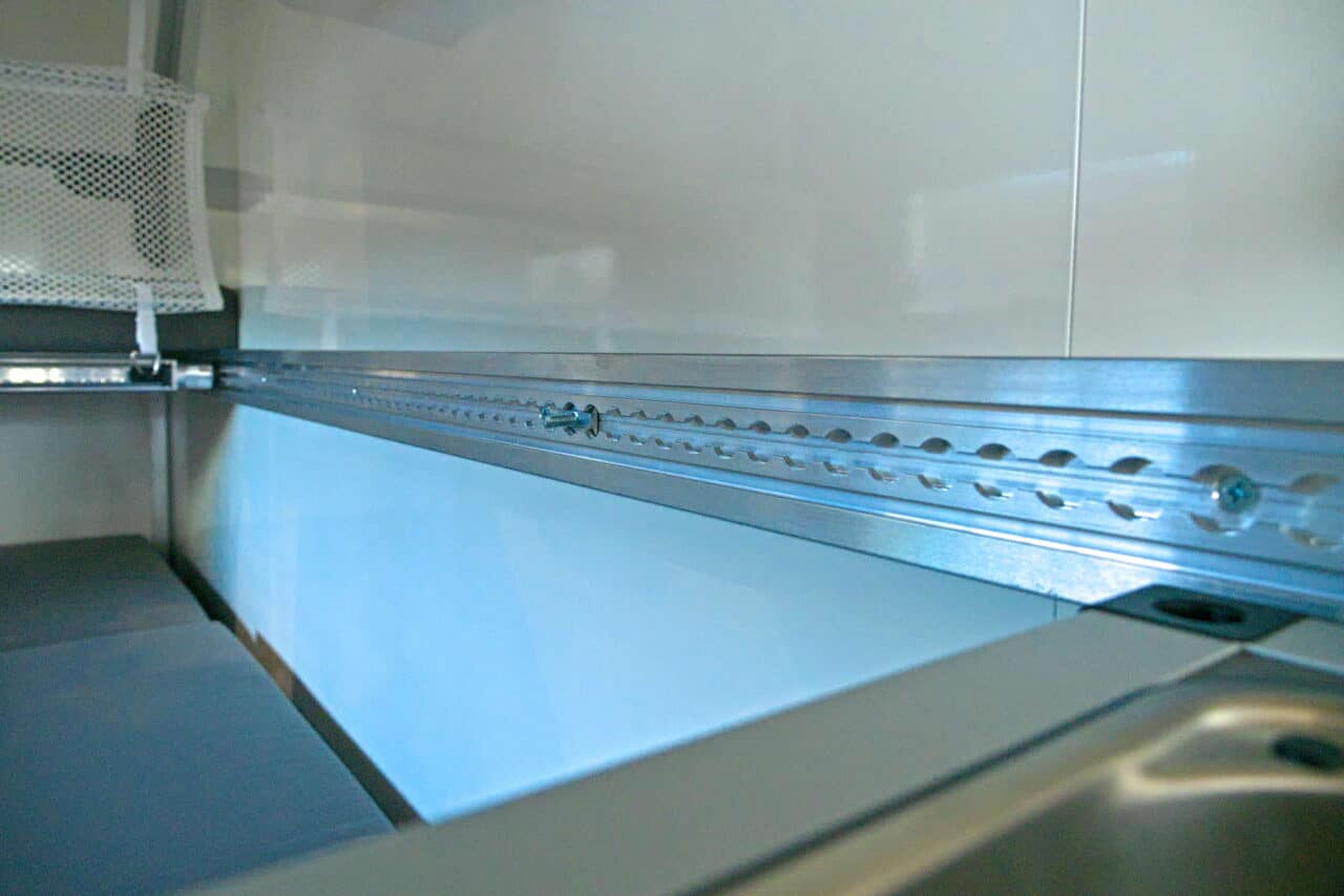 LMC Modo (2025): Modulaire caravan met modulair systeem op basis van Humbaur 10 lmc modo airlineschiene
