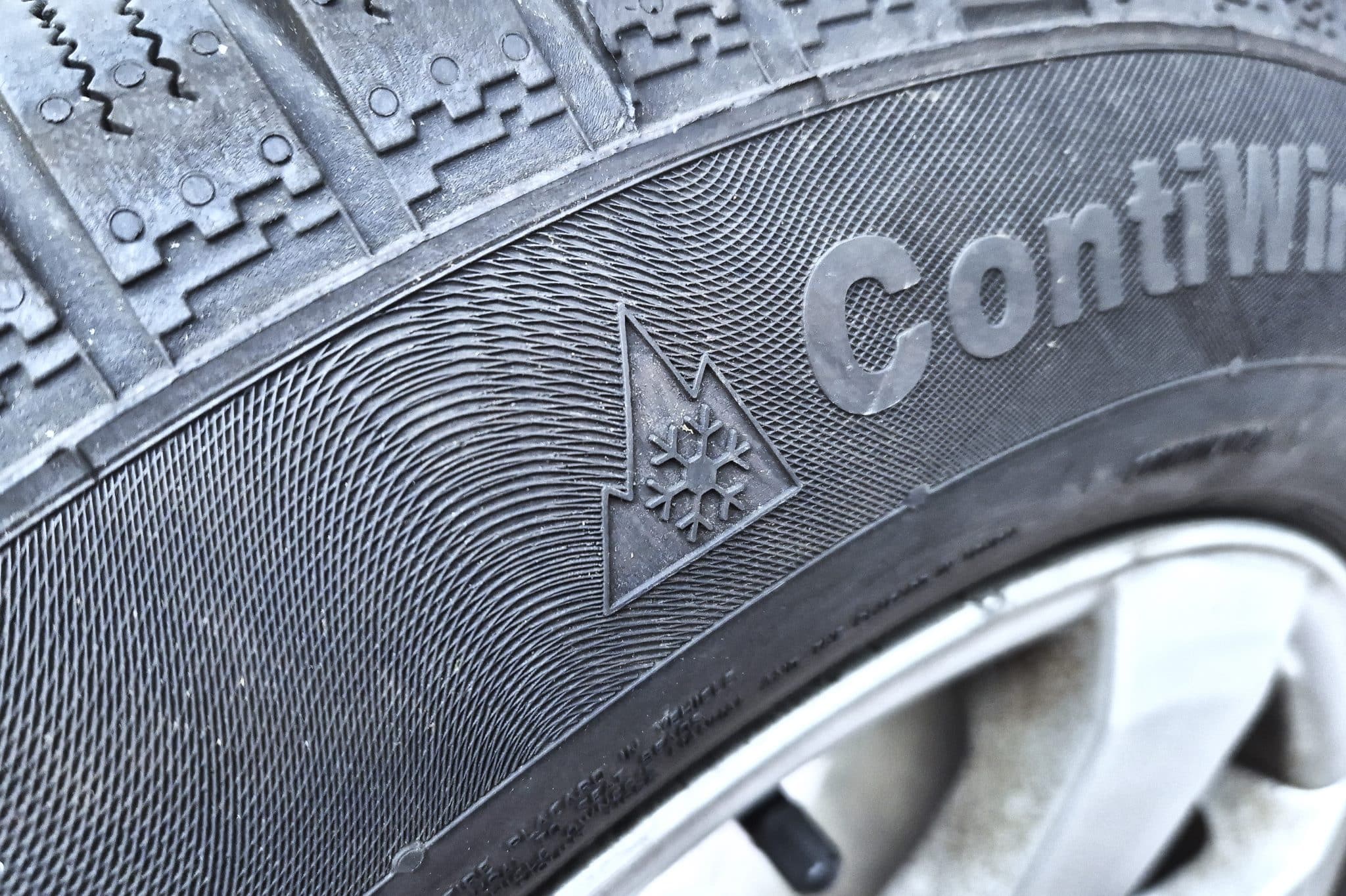 Strengere winterbandenplicht: wie zonder Alpine-symbool rijdt, riskeert een boete