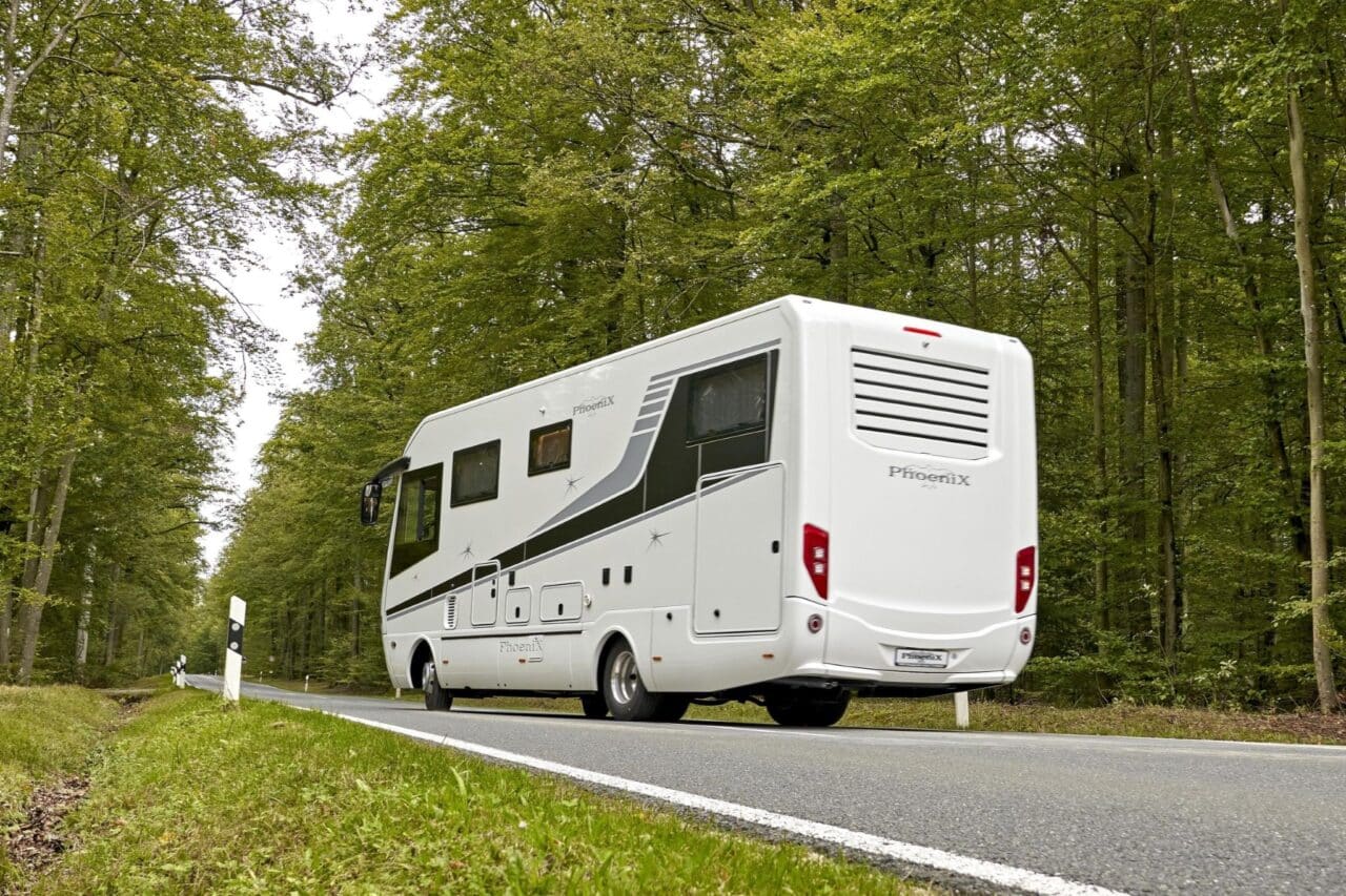 Innovatieve luxe camper: Phoenix presenteert de Top-Liner 9000 BMLX