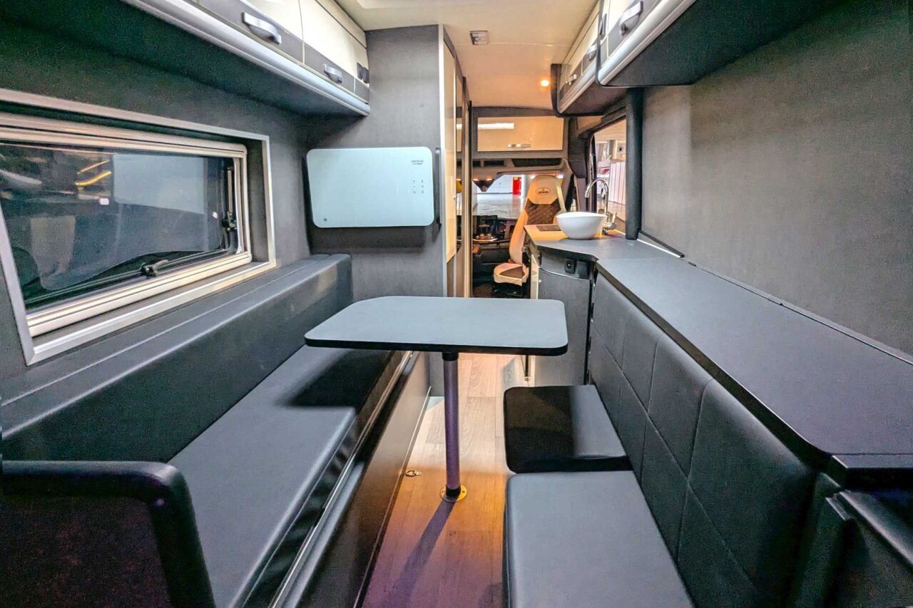 Iridium e-V25 (2025) - De camper van de toekomst? 1 iridium e v25 cmt 2025 interieur