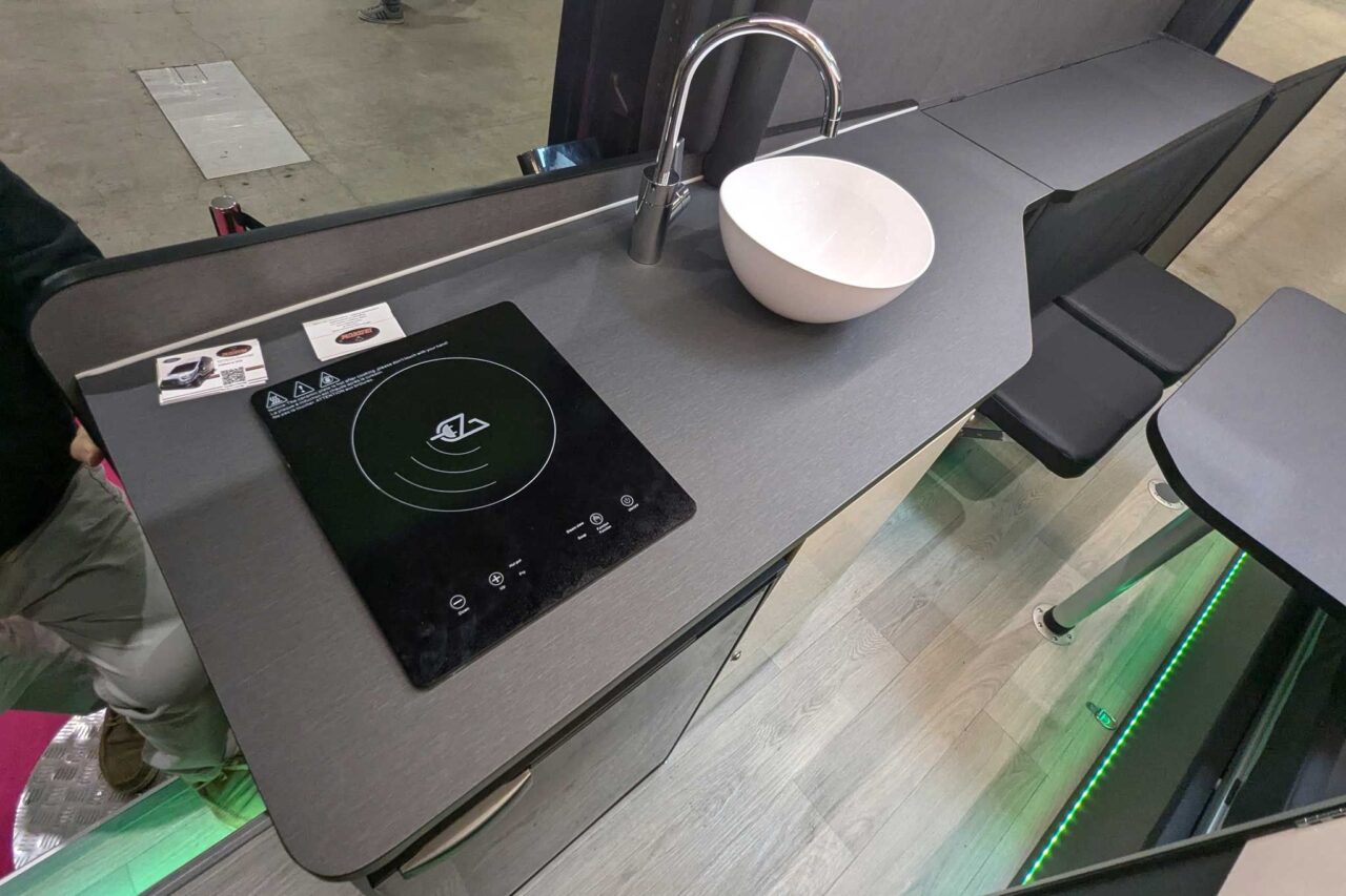 Iridium e-V25 (2025) - De camper van de toekomst? 2 iridium e v25 cmt 2025 kueche