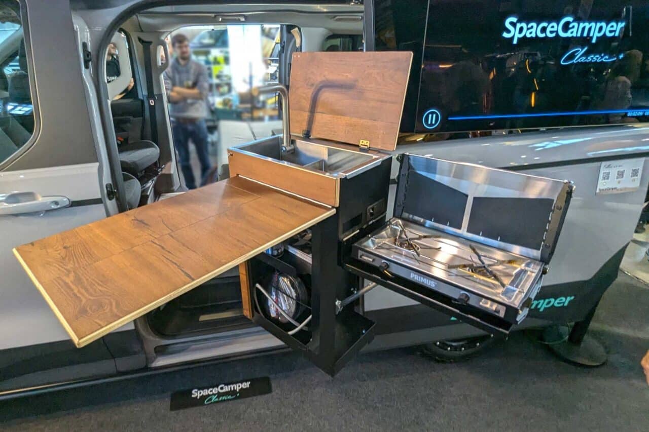 spacecamper classic ford cmt 2025 kuechenblock aussen