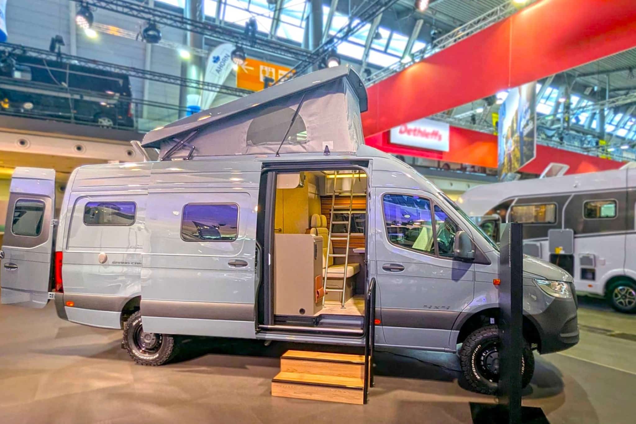 Hymer Grand Canyon S 700 (2025): Slim ruimteconcept over 7 meter met bedden in de lengte en draaibaar bad