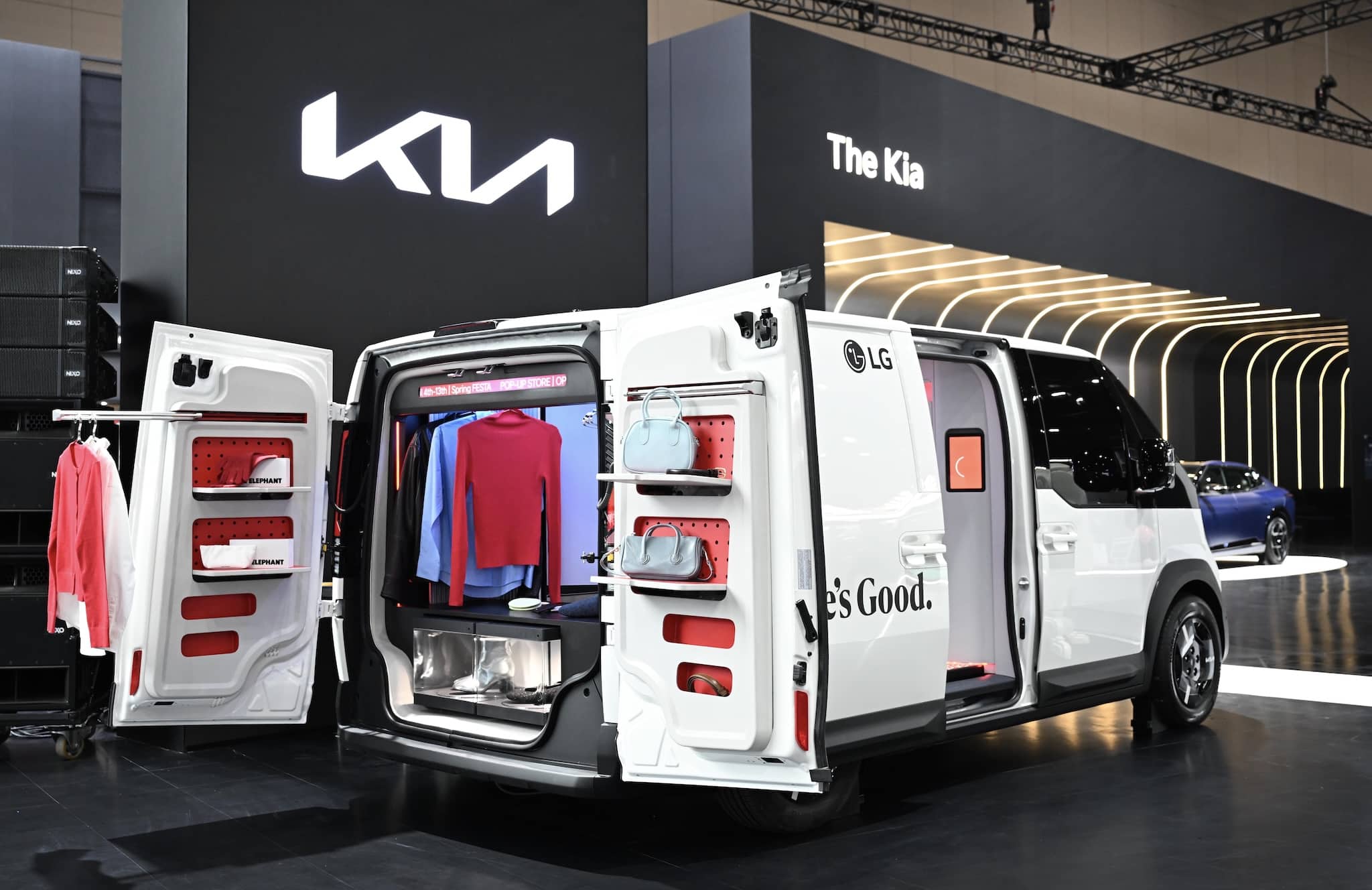 Technologie ontmoet avontuur: KIA en LG presenteren futuristisch campingconcept