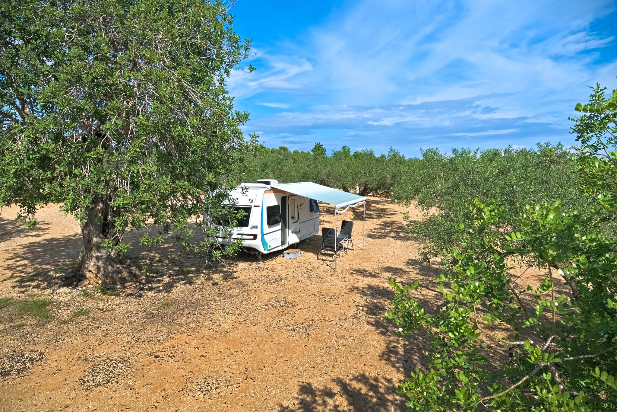 Hitte in campers en caravans: hoe je je camper koel houdt